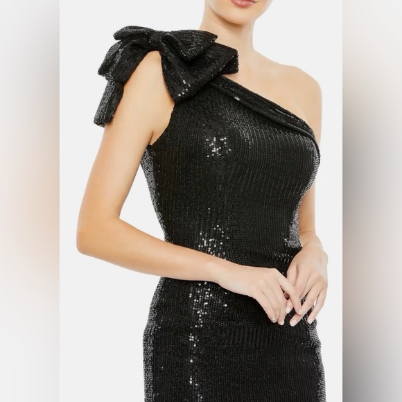 Ieena for Mac Duggal Sequined Bow One Shoulder Column Gown, Black, sz 0 - Picture 4 of 16
